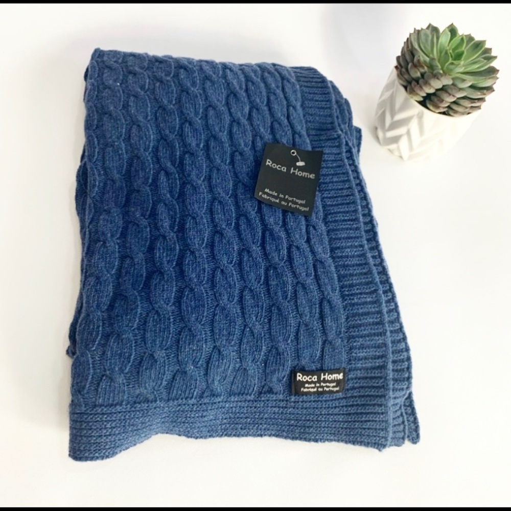Roca Home Lambswool Cable Knit Throw Blanket